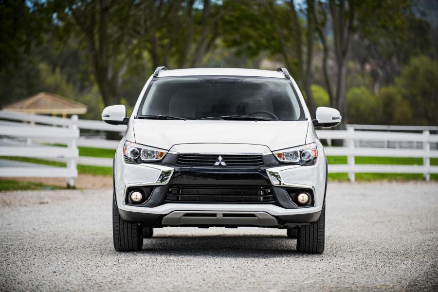  Mitsubishi Outlander Sport SEL 2015 года  (фото 28 из 31)
